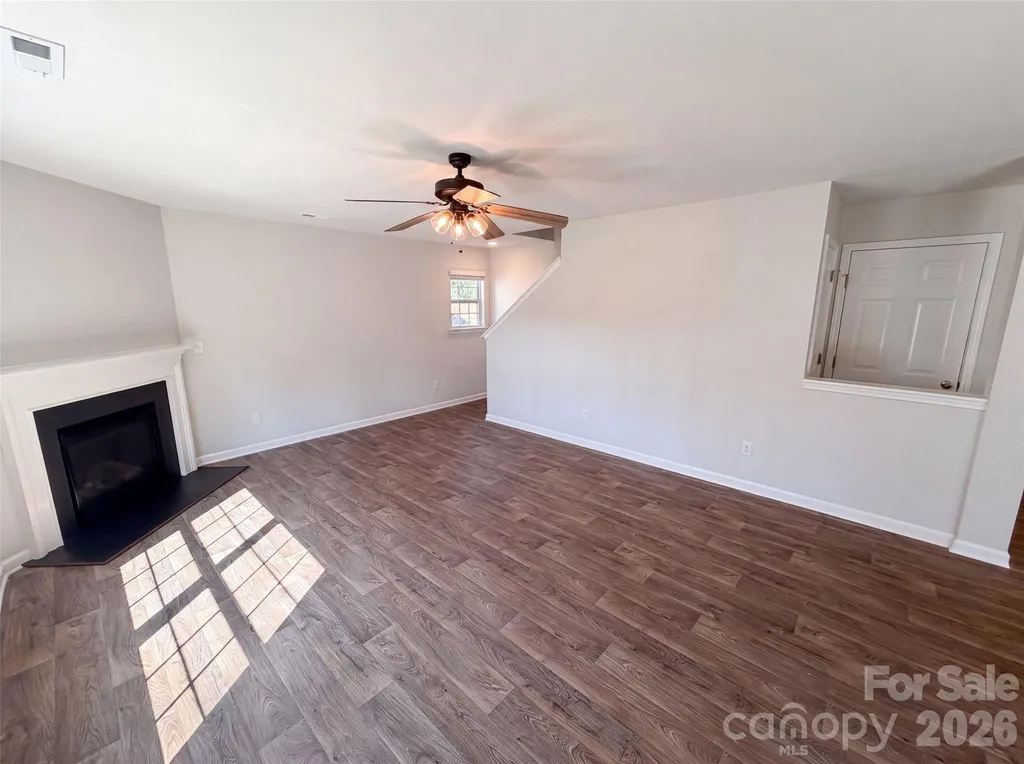 2014 Tarzi Lane Charlotte NC 28215