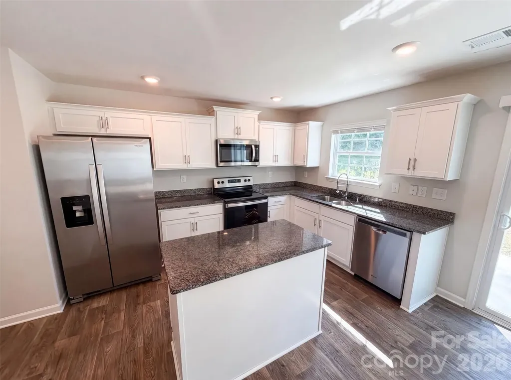 2014 Tarzi Lane Charlotte NC 28215