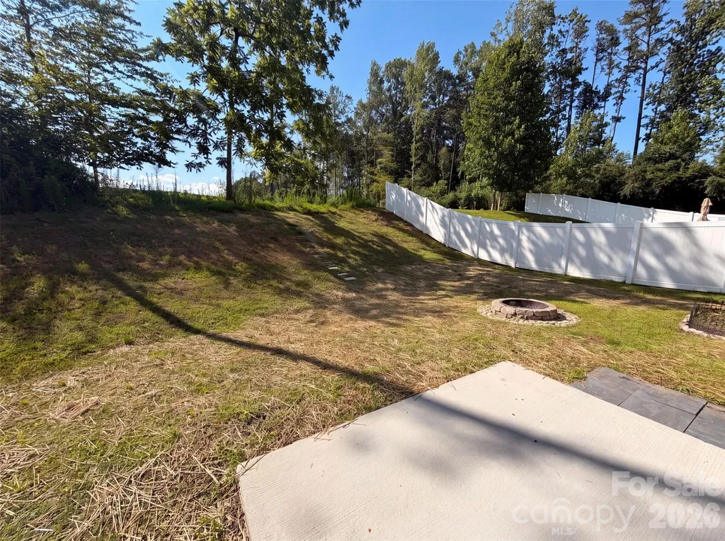 2014 Tarzi Lane Charlotte NC 28215