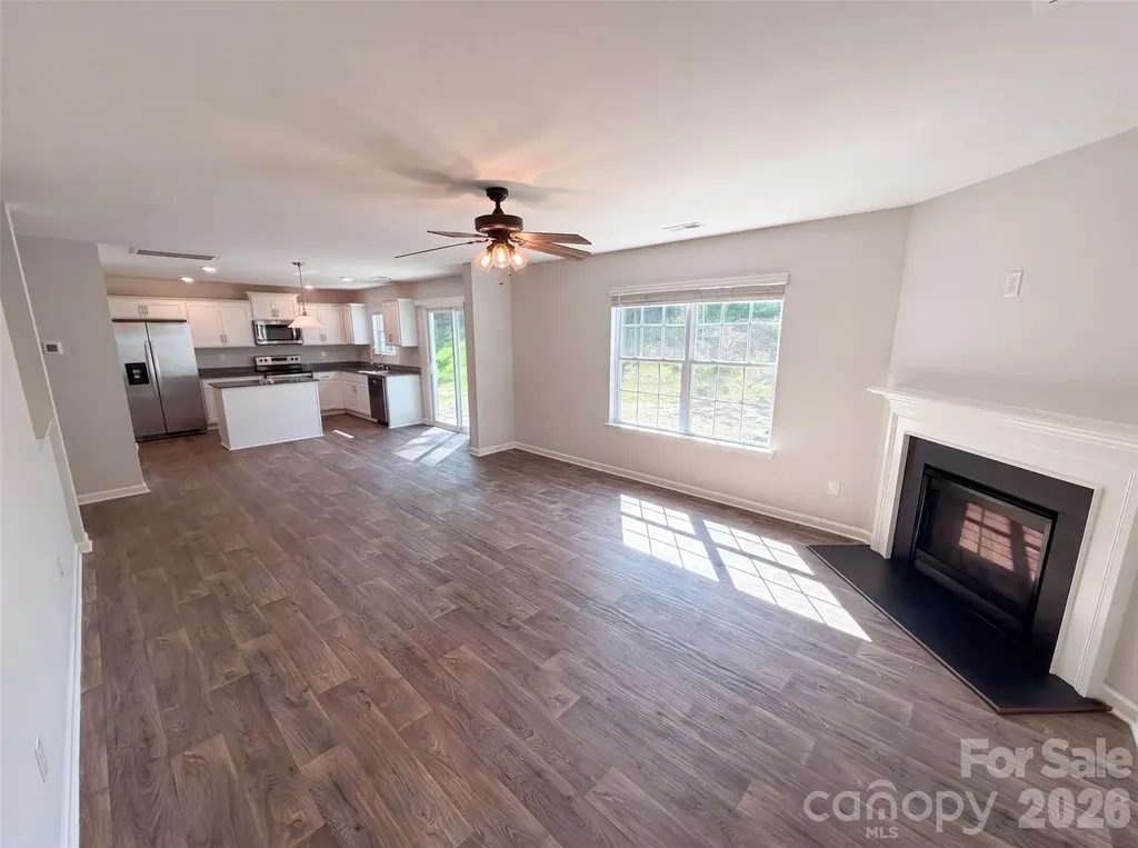 2014 Tarzi Lane Charlotte NC 28215