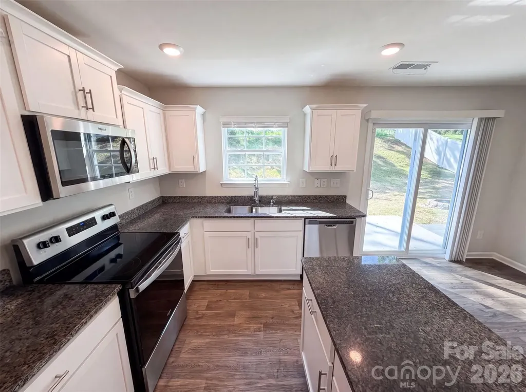 2014 Tarzi Lane Charlotte NC 28215