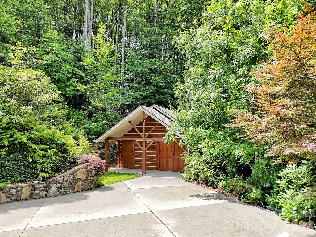 3214 Big Laurel Road Waynesville NC 28785