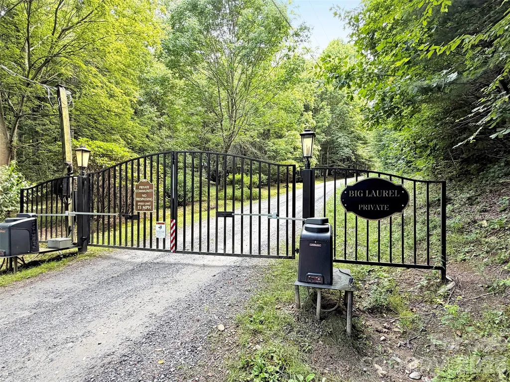 3214 Big Laurel Road Waynesville NC 28785