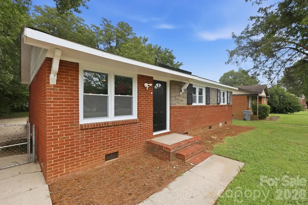 9430 Trinity Road Charlotte NC 28216