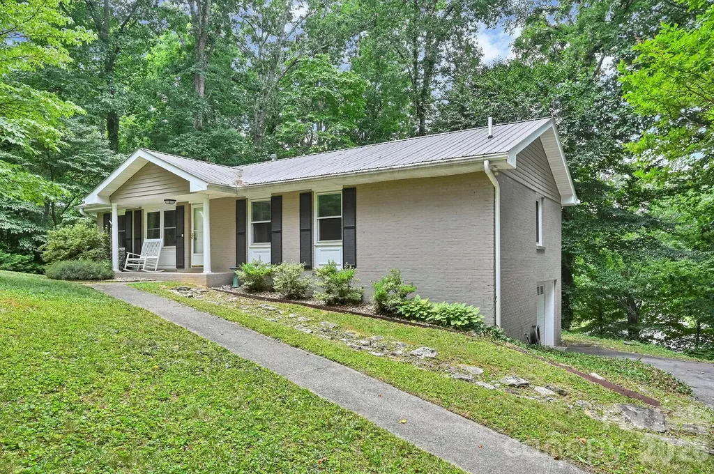 222 Timberlane Drive Etowah NC 28729
