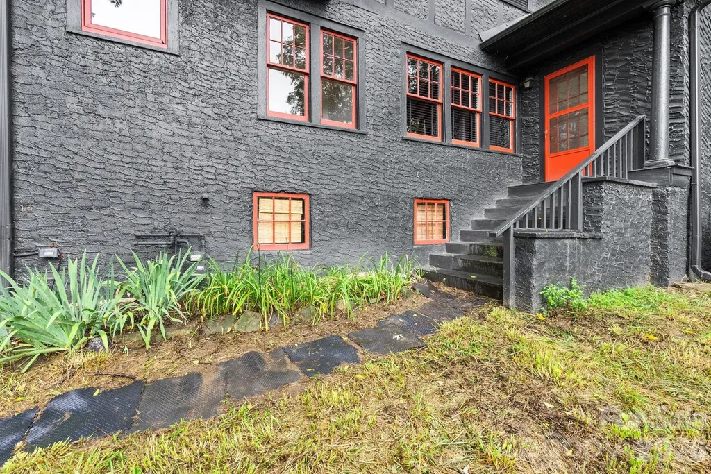 35 Northview Street Asheville NC 28801