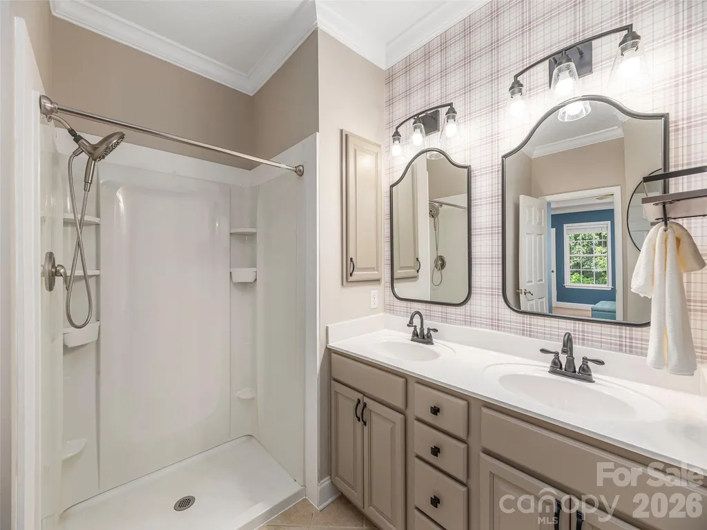 527 East Street Candler NC 28715