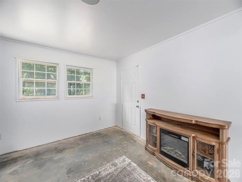 527 East Street Candler NC 28715