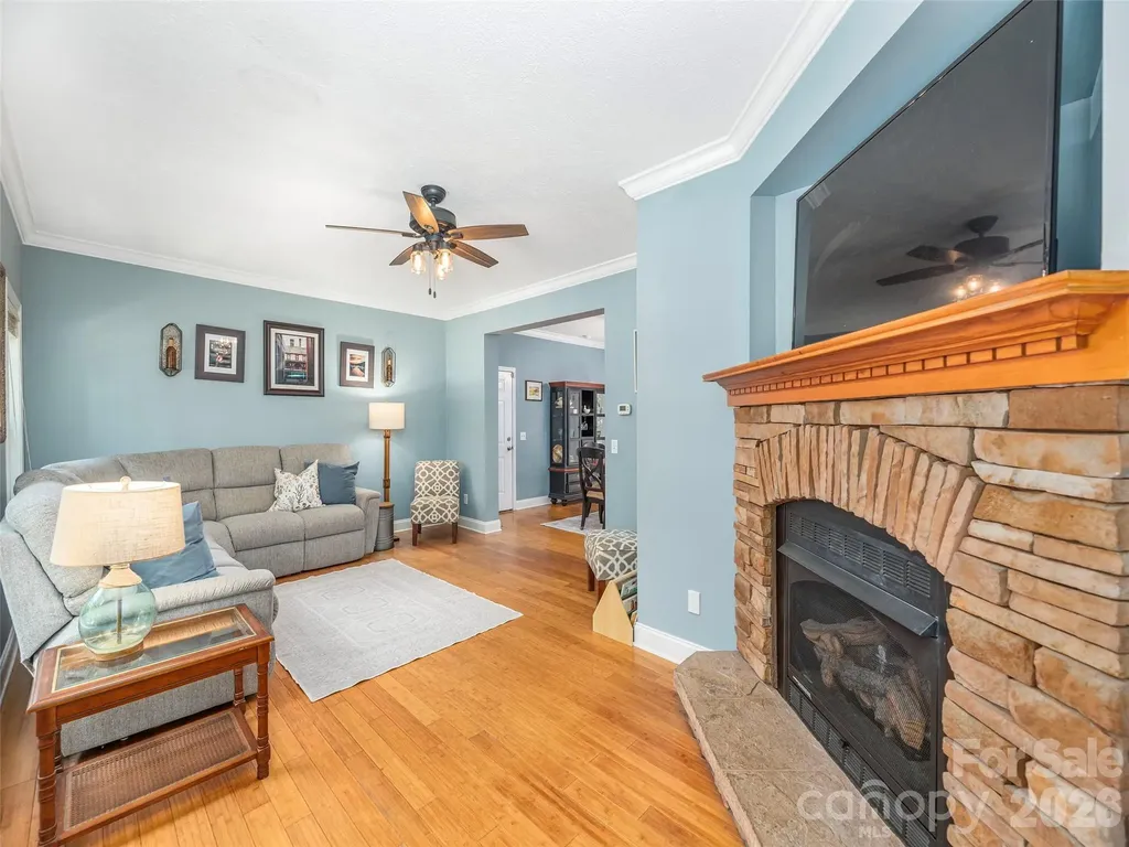 527 East Street Candler NC 28715