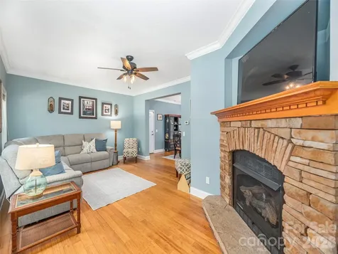 527 East Street Candler NC 28715