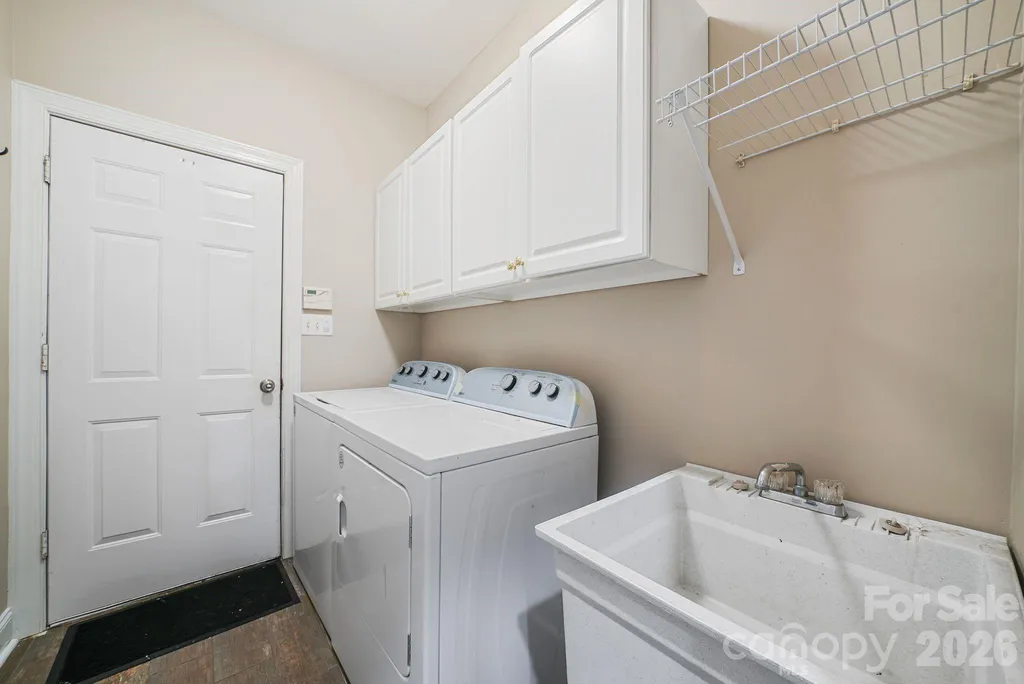 4437 Shannamara Drive Matthews NC 28104