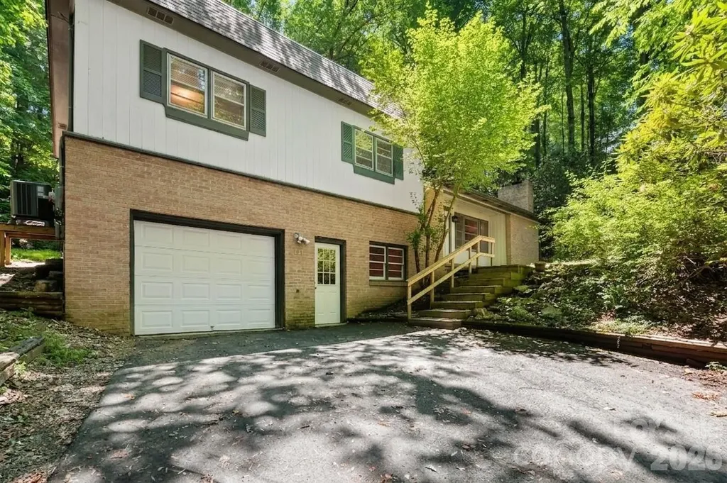 121 Horseshoe Drive Boone NC 28607