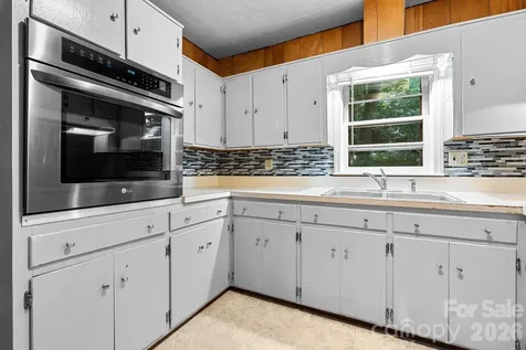 121 Horseshoe Drive Boone NC 28607
