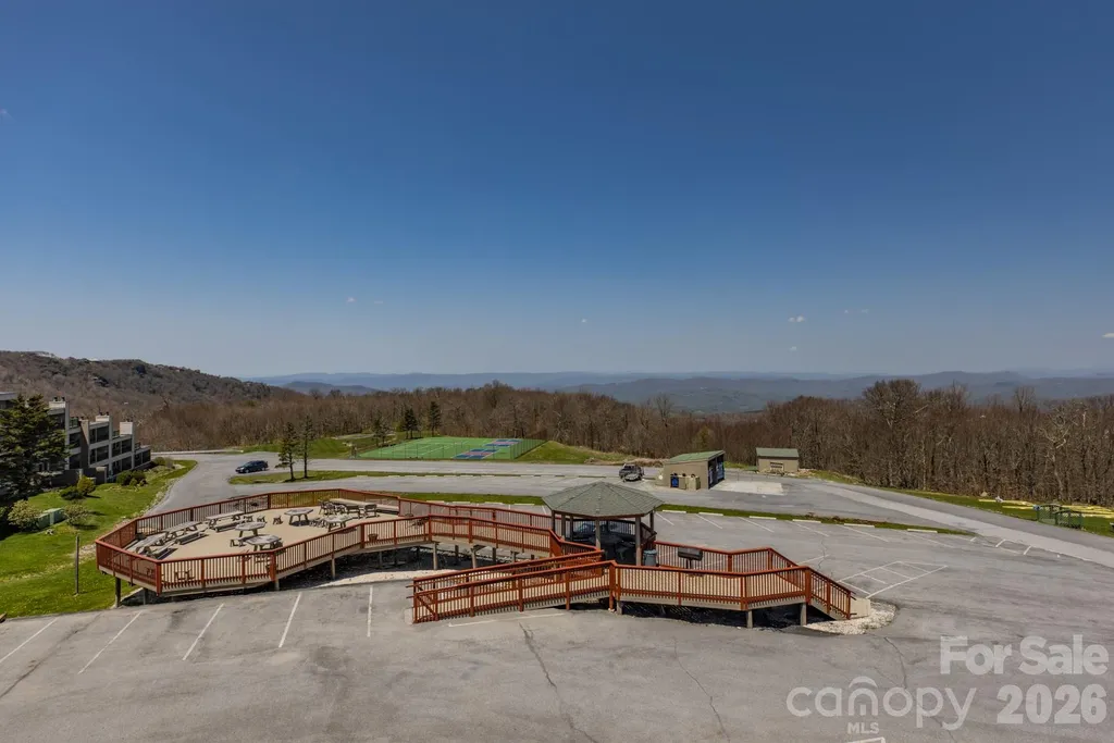 301 Pinnacle Inn Road Beech Mountain NC 28604