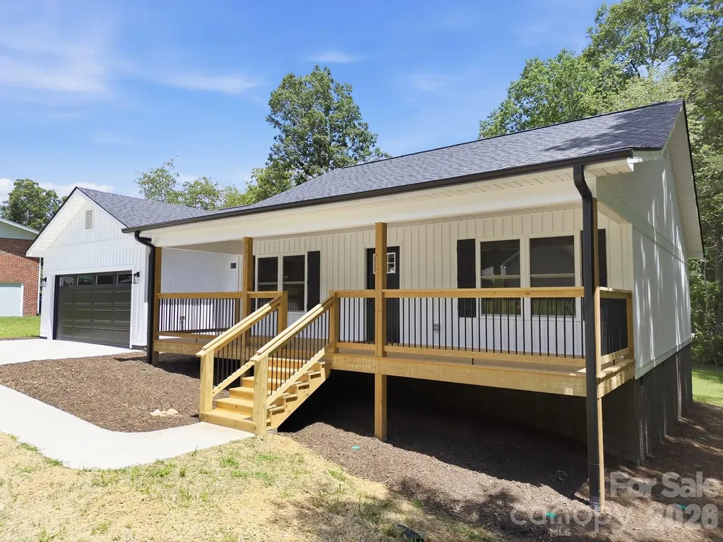 322 Jody Street East Flat Rock NC 28726