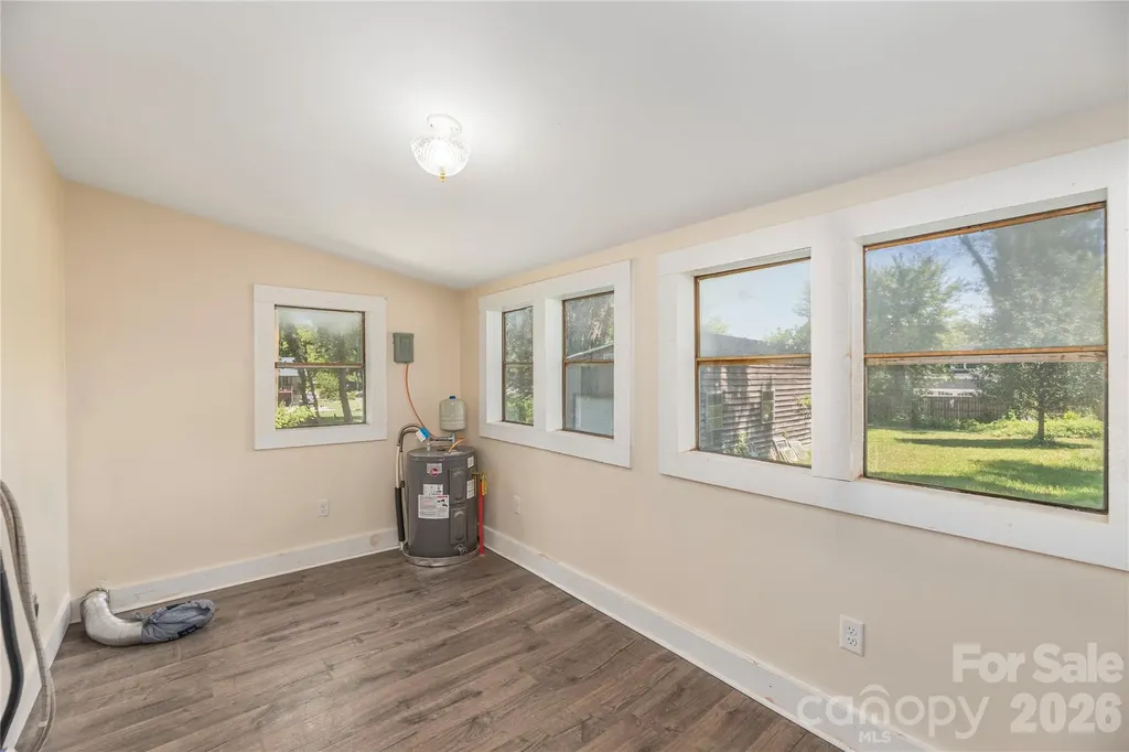 308 Substation Street Hendersonville NC 28792