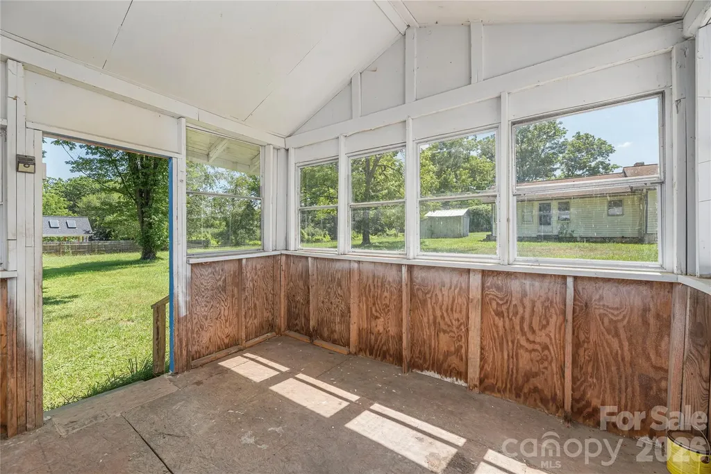308 Substation Street Hendersonville NC 28792