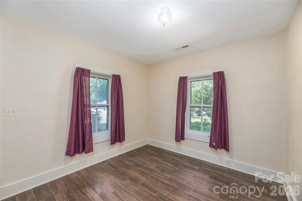 308 Substation Street Hendersonville NC 28792