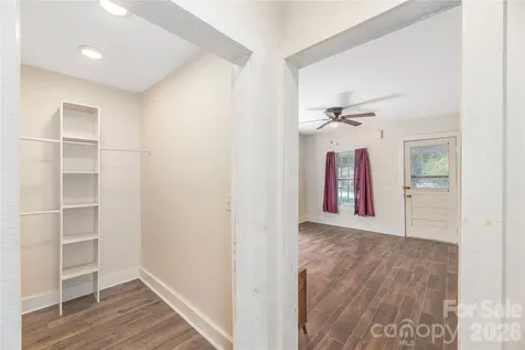 308 Substation Street Hendersonville NC 28792