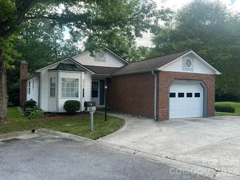 313 Somerton Court Hendersonville NC 28791