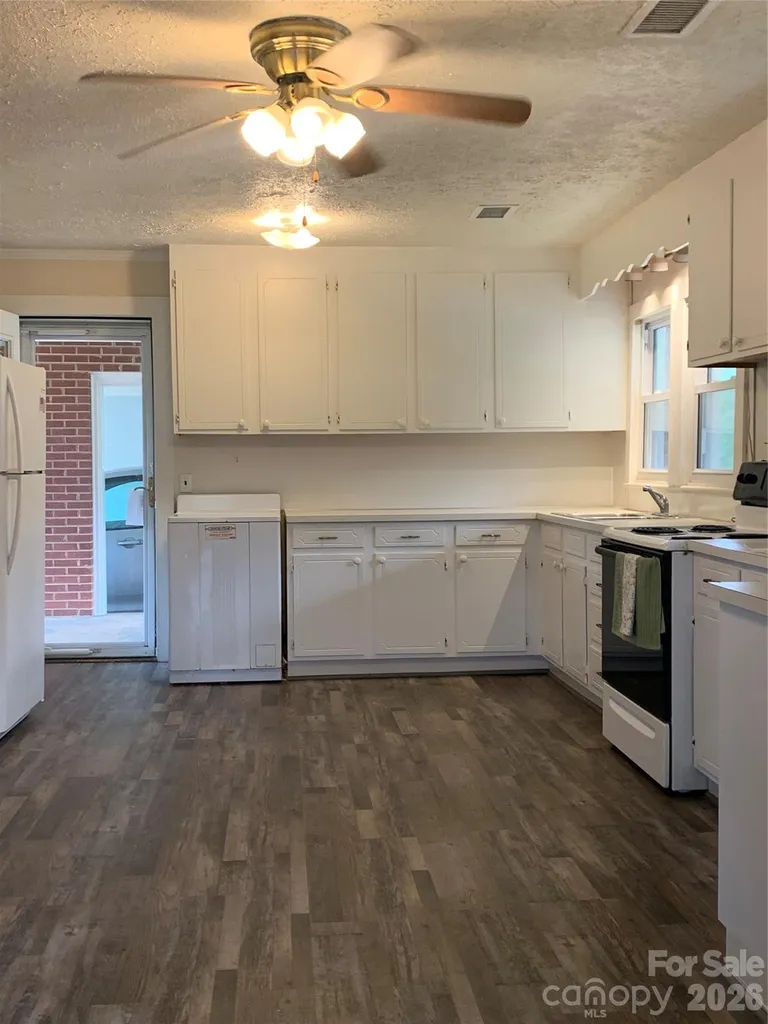 6231 Nc 16 Highway N Taylorsville NC 28681