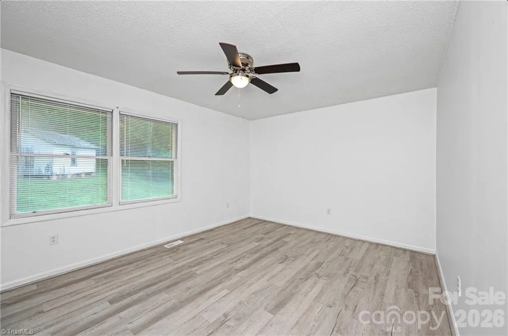 11526 Us Highway 421 Purlear NC 28665