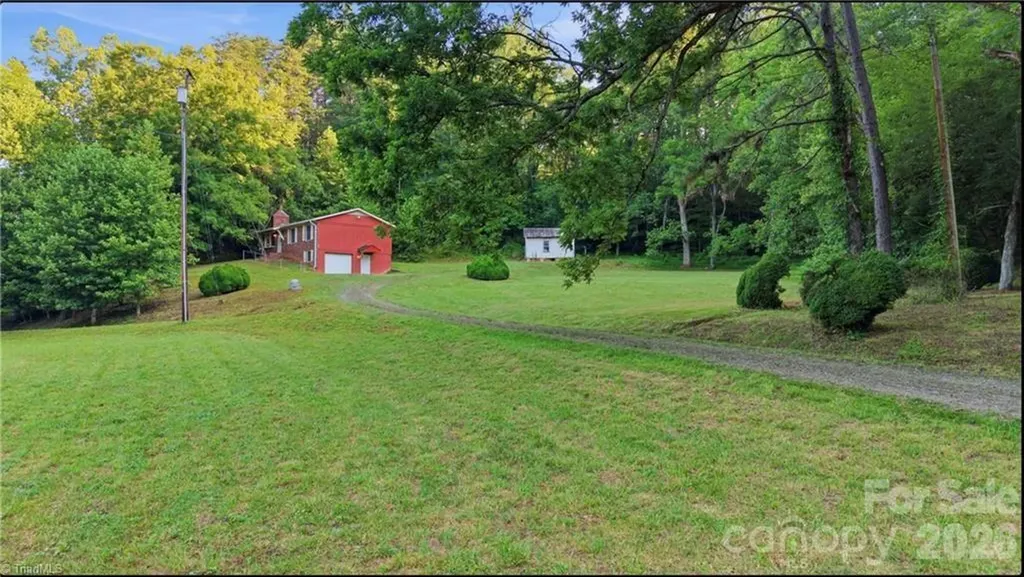 11526 Us Highway 421 Purlear NC 28665