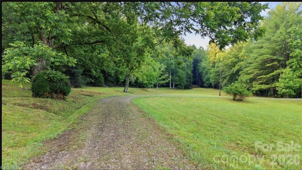 11526 Us Highway 421 Purlear NC 28665