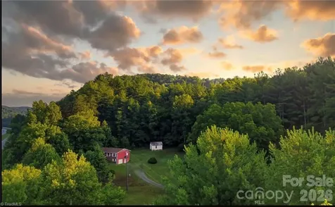 11526 Us Highway 421 Purlear NC 28665