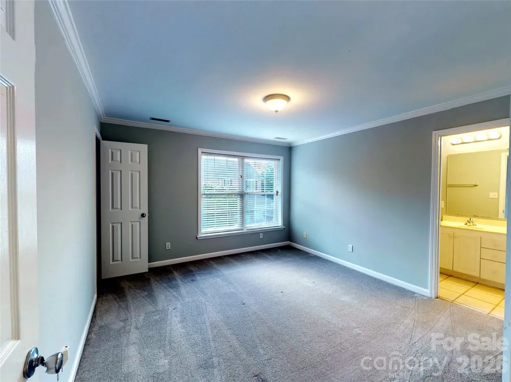 4326 Laurel Hill Lane Charlotte NC 28217