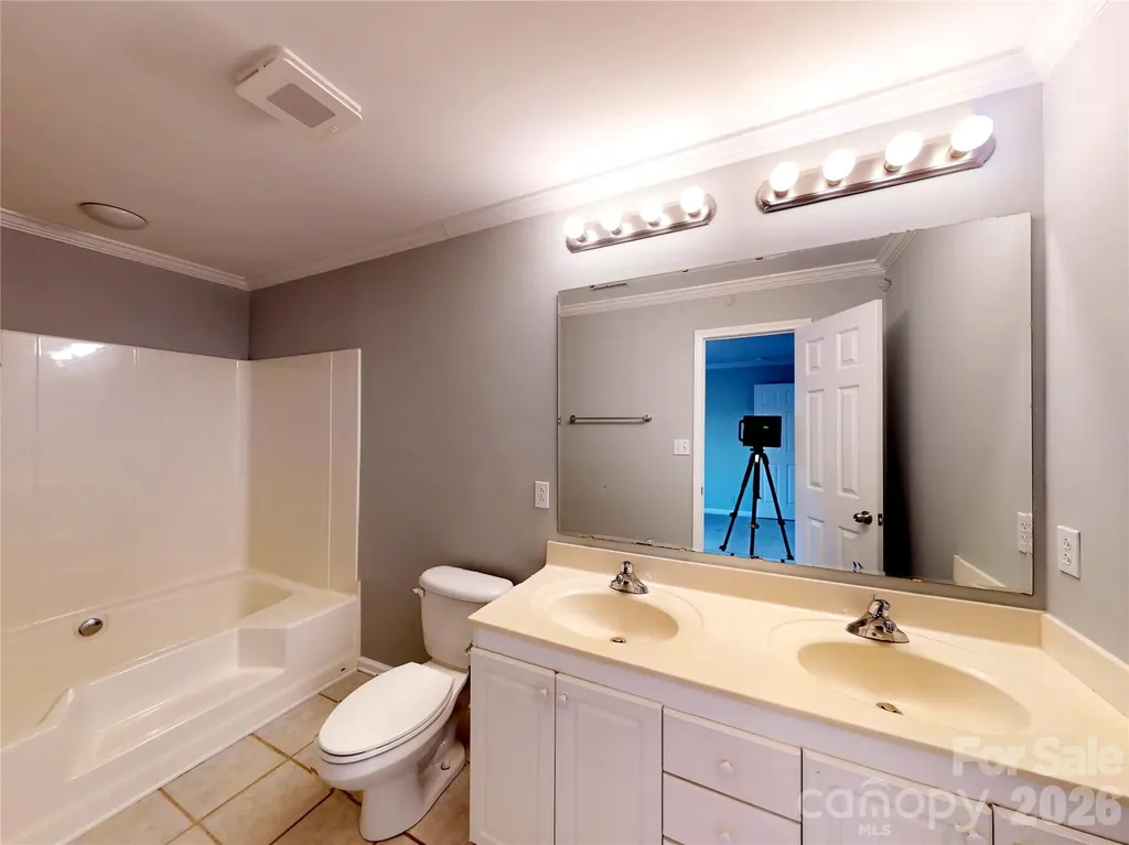 4326 Laurel Hill Lane Charlotte NC 28217