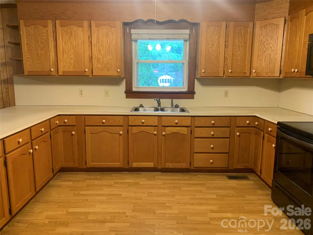 6285 Nc 16 Highway N Taylorsville NC 28681