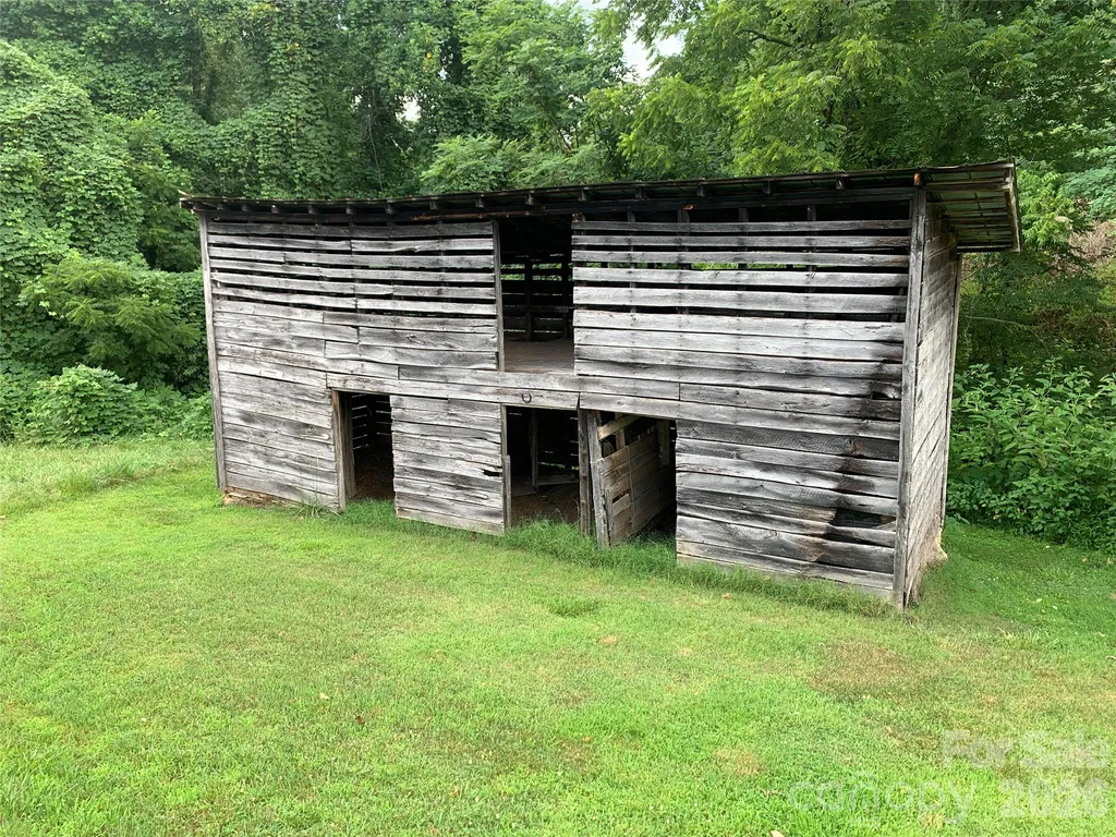 6285 Nc 16 Highway N Taylorsville NC 28681