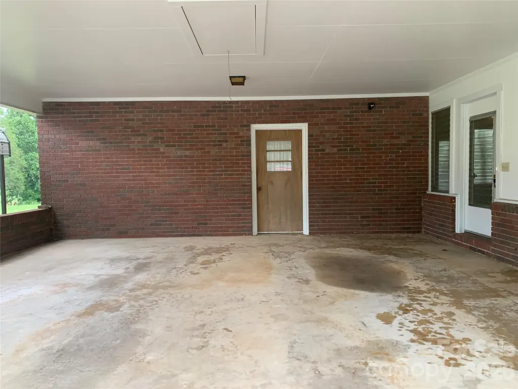 6285 Nc 16 Highway N Taylorsville NC 28681