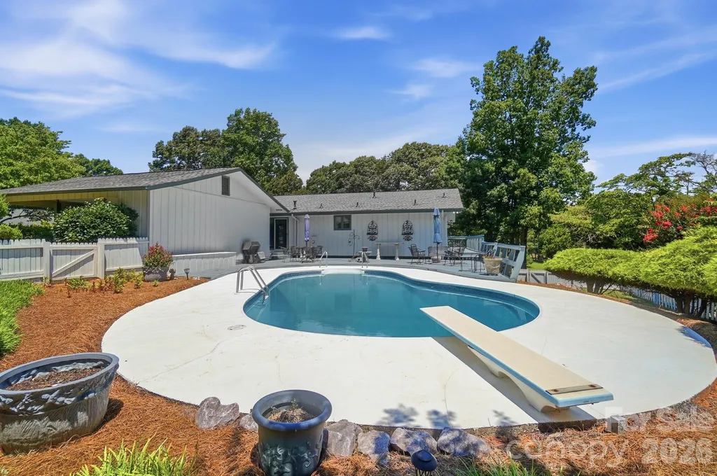 1507 Heatherloch Drive Gastonia NC 28054