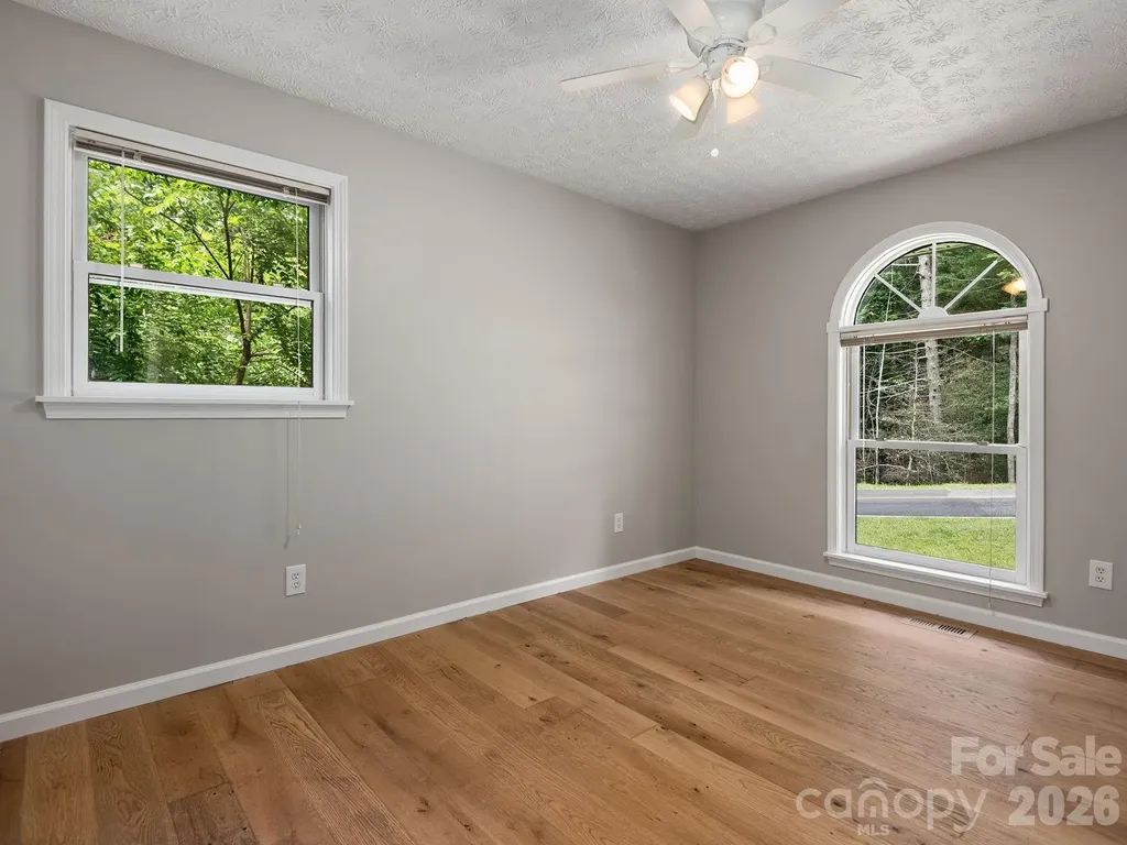 19 Loggers Run Hendersonville NC 28739