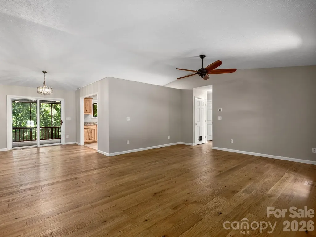 19 Loggers Run Hendersonville NC 28739