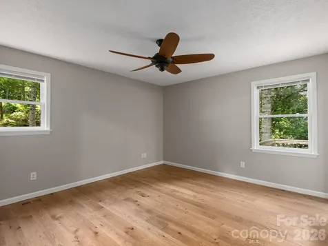 19 Loggers Run Hendersonville NC 28739