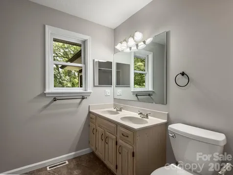 19 Loggers Run Hendersonville NC 28739