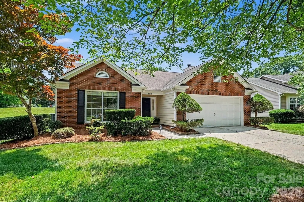 8316 Rhian Brook Lane Charlotte NC 28216