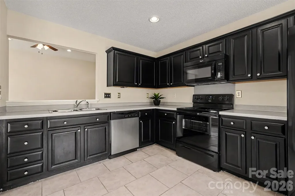 8316 Rhian Brook Lane Charlotte NC 28216