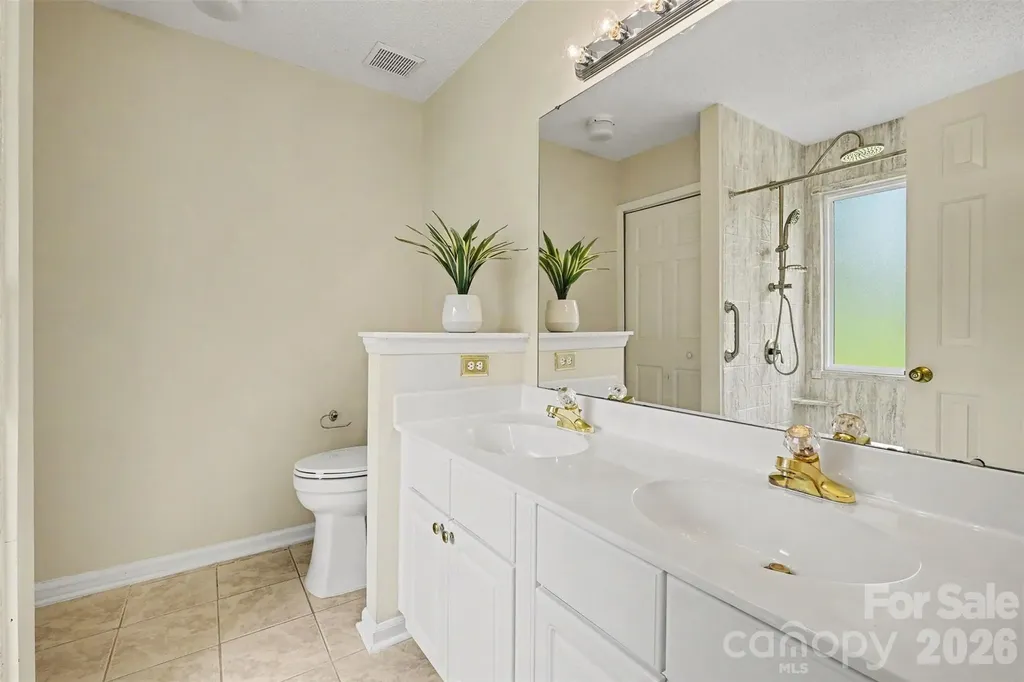 8316 Rhian Brook Lane Charlotte NC 28216