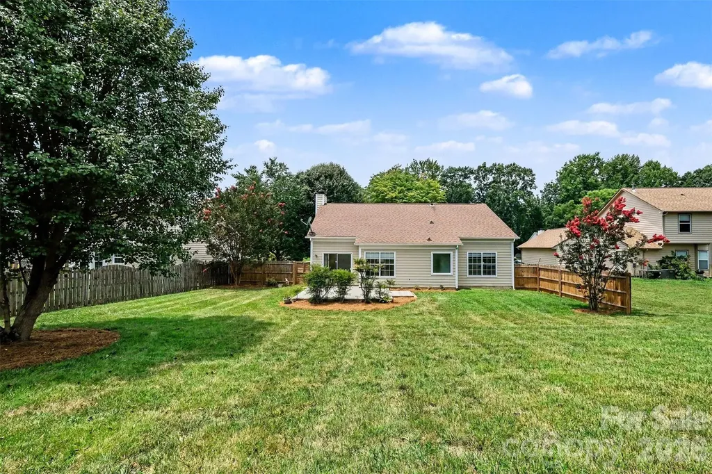 8316 Rhian Brook Lane Charlotte NC 28216