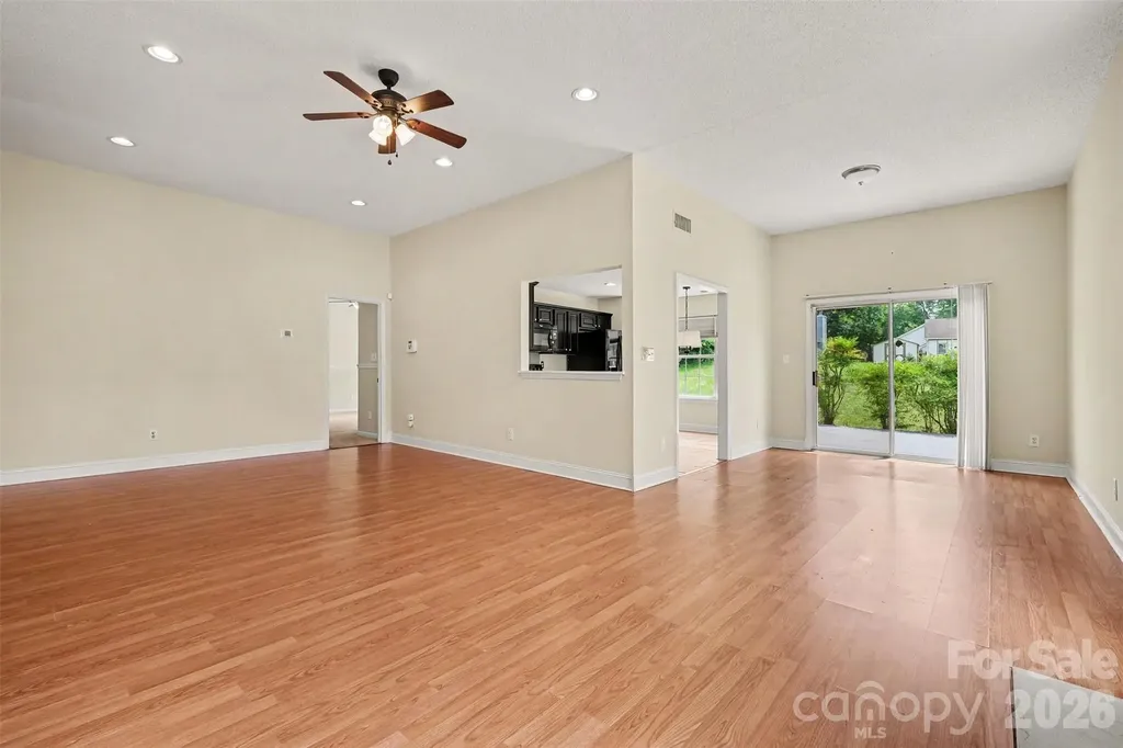 8316 Rhian Brook Lane Charlotte NC 28216
