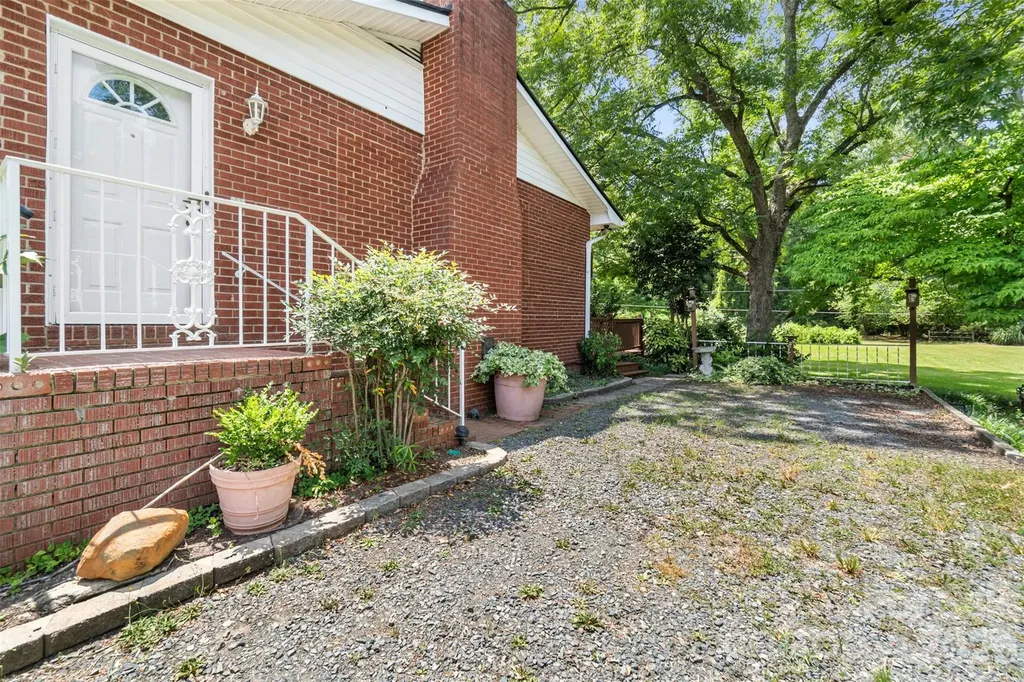 509 Lakeview Drive Wadesboro NC 28170
