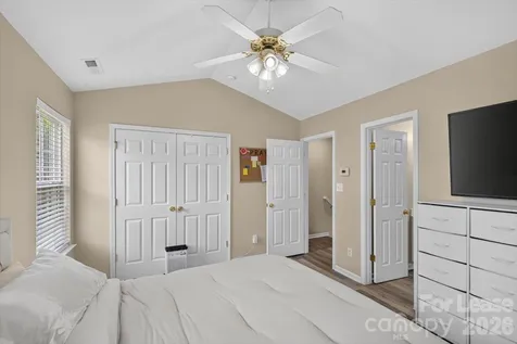 5705 Erin Drive Dallas NC 28034