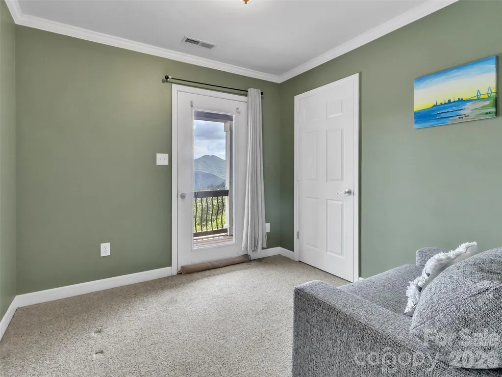 1231 Grandeur Heights Clyde NC 28721