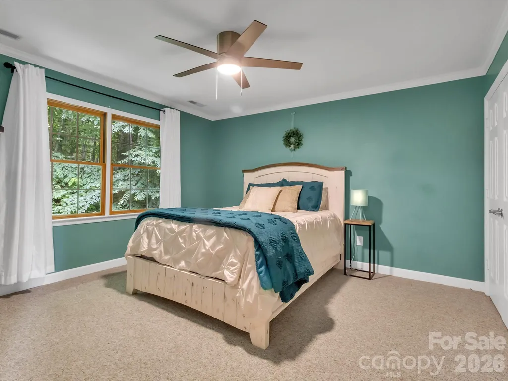 1231 Grandeur Heights Clyde NC 28721