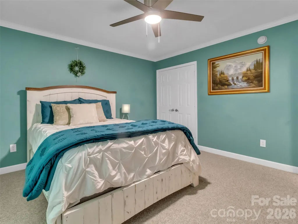 1231 Grandeur Heights Clyde NC 28721
