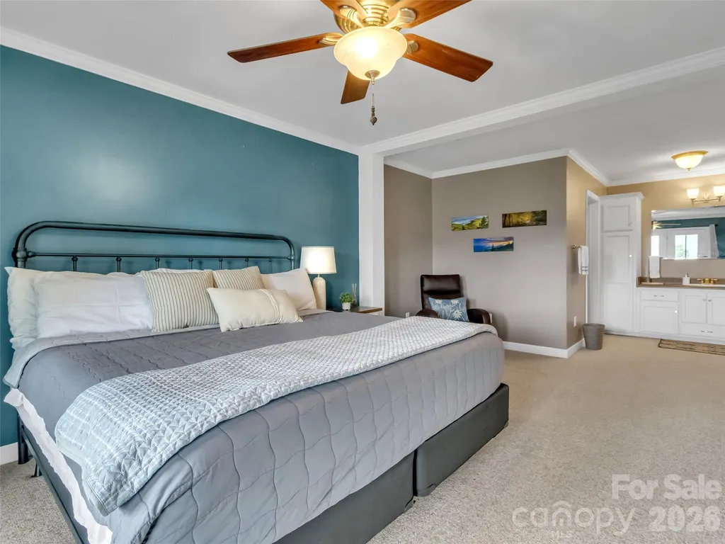 1231 Grandeur Heights Clyde NC 28721